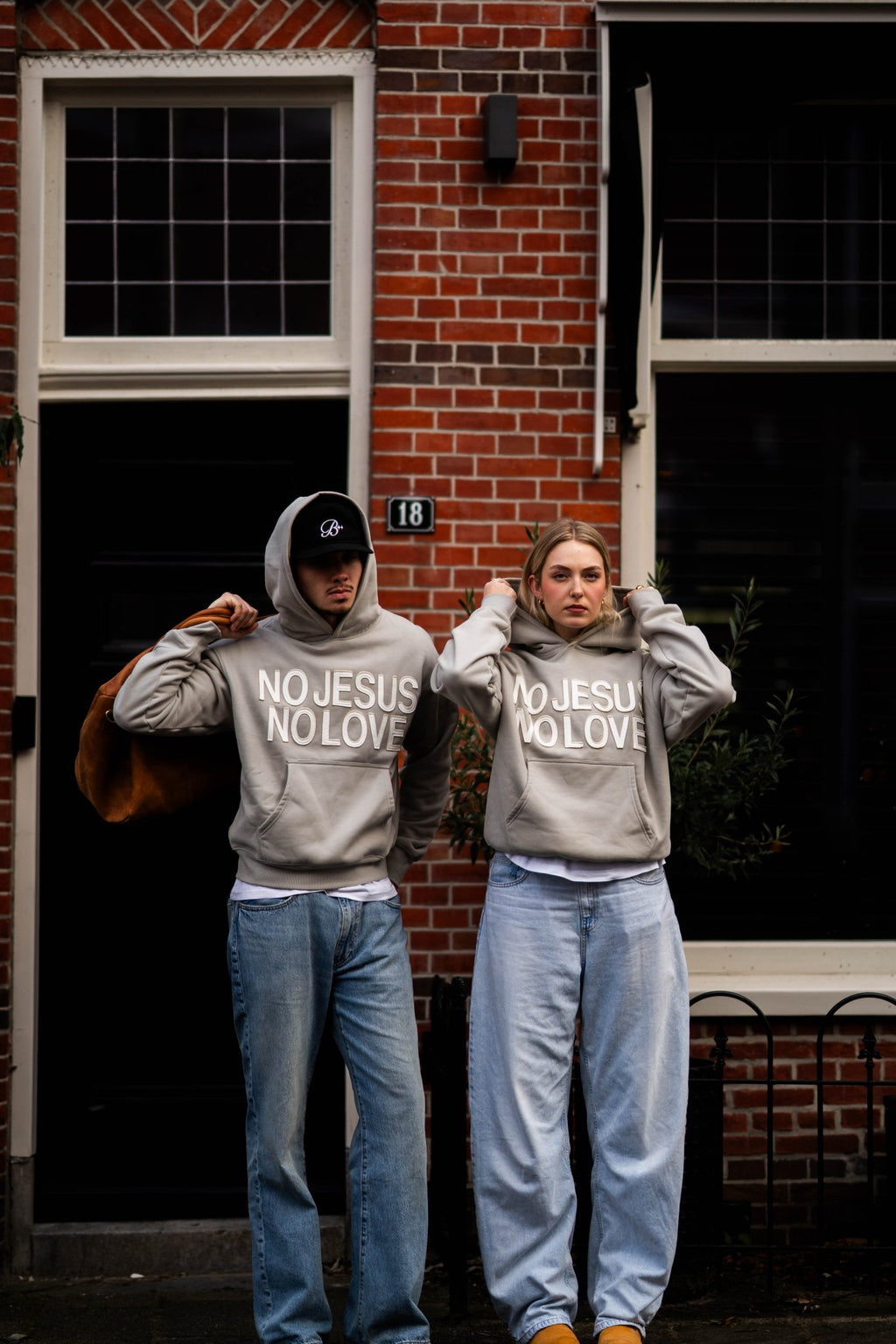 JESUS IS LORD SCHWARZ - UNDN